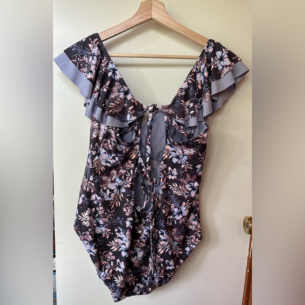 Wave Zone One-Piece Purple Lilac Silver Floral Bathing Suit Ruffle 2X - Picture 9 of 9